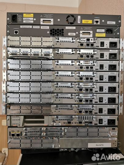 Маршрутизатор Cisco 2600, Cisco 2610, Cisco 2821