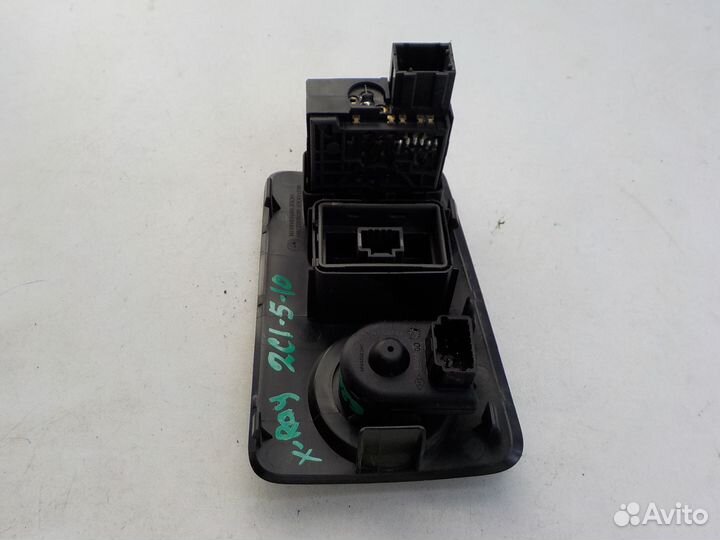 Кнопка LADA X-Ray 2016