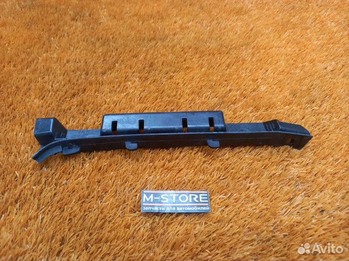 Крепление бампера переднее правое Bmw 7-Series E65