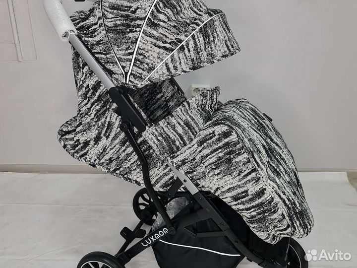 Прогулочная коляска Luxmom