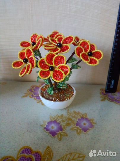 Фиалки из бисера