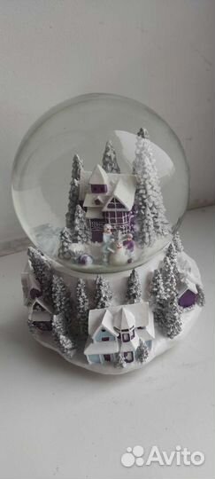 Снежный шар новогодний