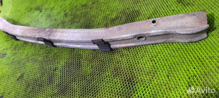 Усилитель переднего бампера Renault Megane 2