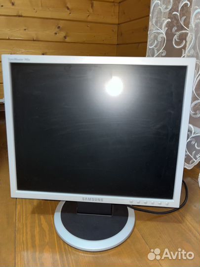 Монитор Samsung