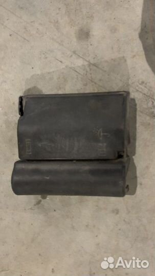 Крышка блока предохранителей Volkswagen Jetta 6