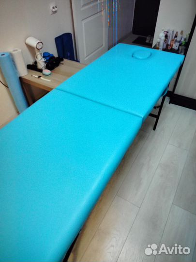 Массажная кушетка с вырезом