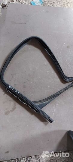 Уплотнитель заднего стекла Peugeot 308