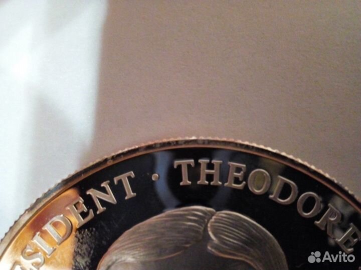 Монета Либерия 20 долларов 2000г