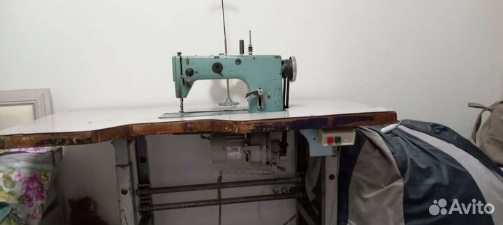 Профессиональная швейная машина 1022