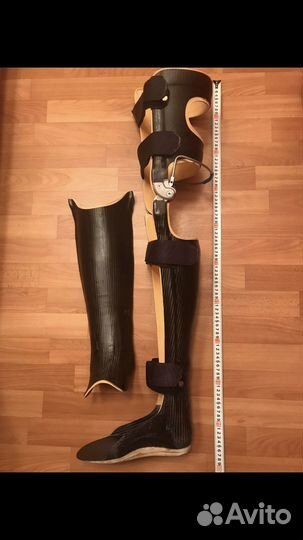 Ортез аппарат на правую ногу