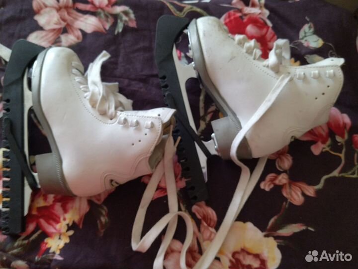 Фигурные коньки risport