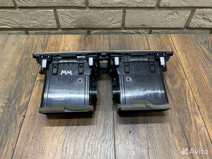 Mazda 3 (BM/BN) Дефлектор воздушный В торпедо