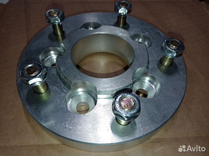 Проставка-адаптер переходная 5х108 - 5х139,7