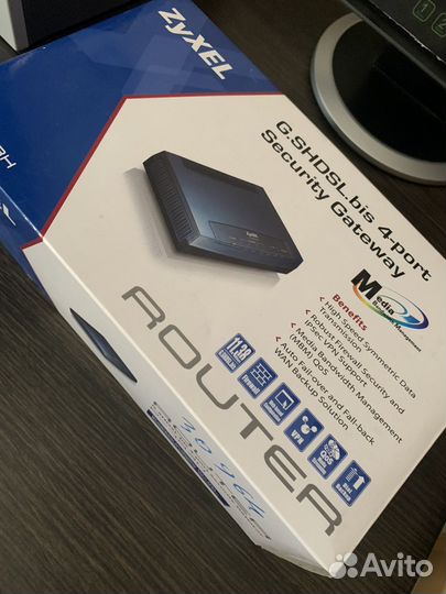 Маршрутизатор коммутатор Zyxel P-793H