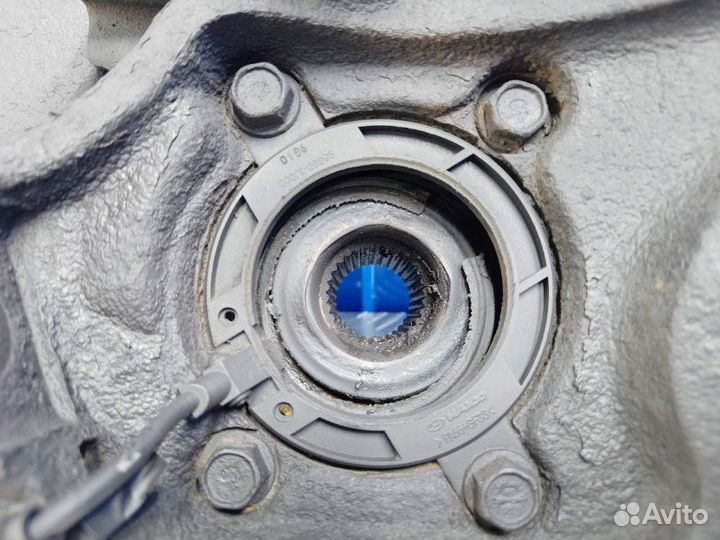 Кулак задний левый Kia Sorento 2 XM 2.2 D4HB 2009