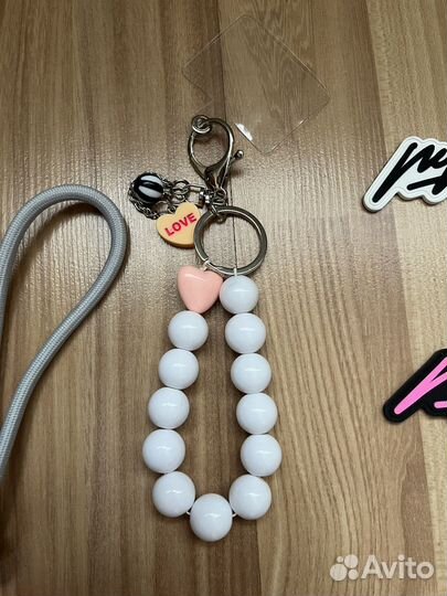 Шнурки для телефона брелоки