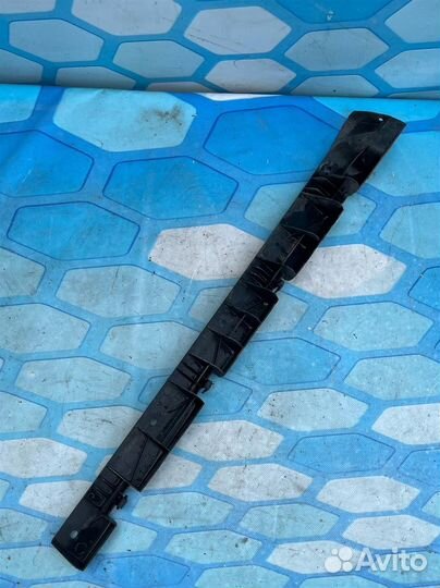 Кронштейн (сопут. товар) A1646981427