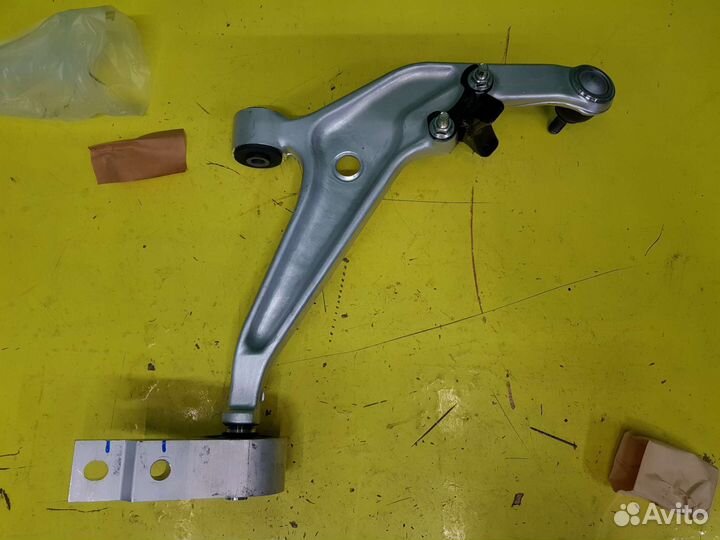 Рычаг левый Ниссан Икс трэил T30 545018H31A