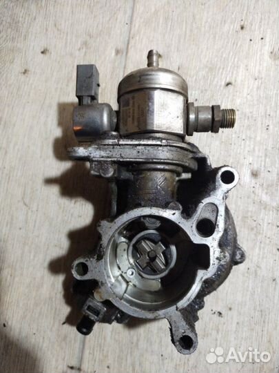 Насос вакуумный Volkswagen Passat Cc 1.8 cdab 2010