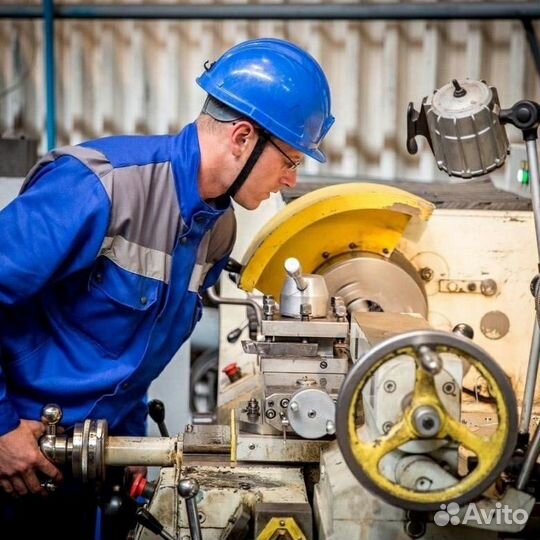 Токарь расточник