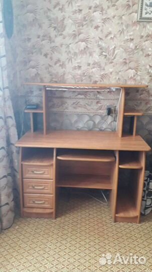 Компьютерный стол