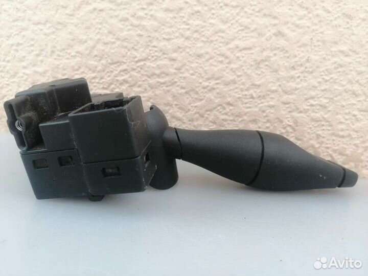 Подрулевой переключатель поворотов Ford Fiesta