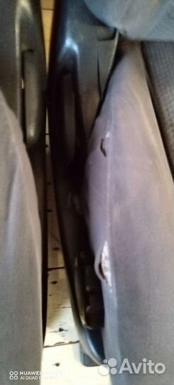 Передние сиденья для Тойота Вокси 2002год