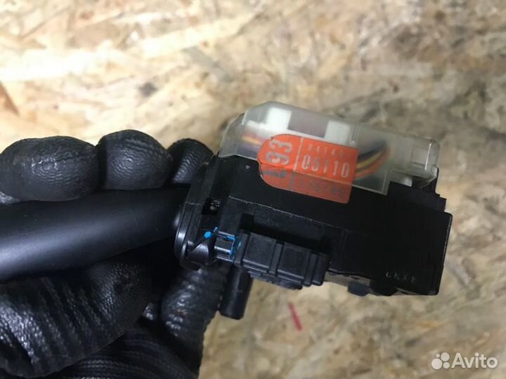 Переключатель света фар Toyota Avensis ZZT251