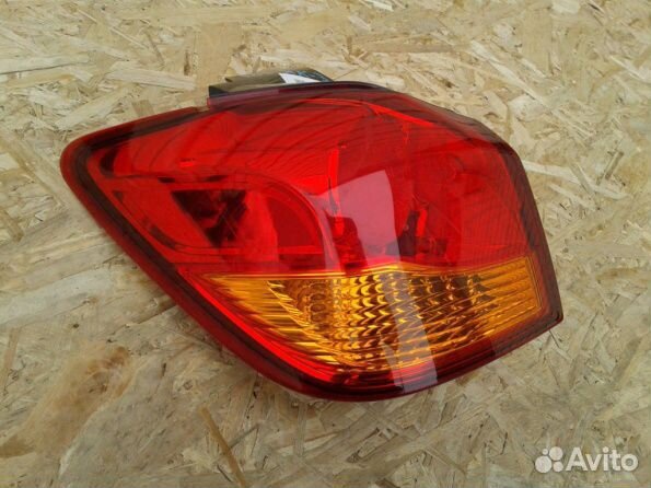 Фонарь Mitsubishi Asx 2012