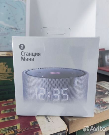 Яндекс станция мини Алиса с часами