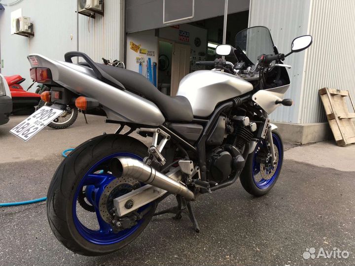 Yamaha fzs600