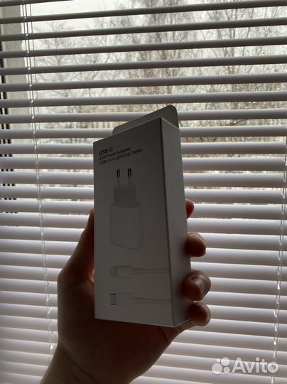 Зарядка на iPhone