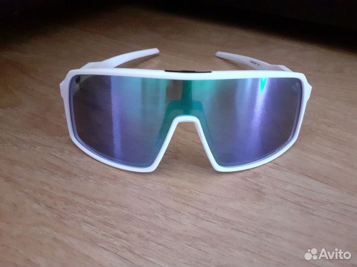 Спортивные фотохромные очки Oakley Sutro