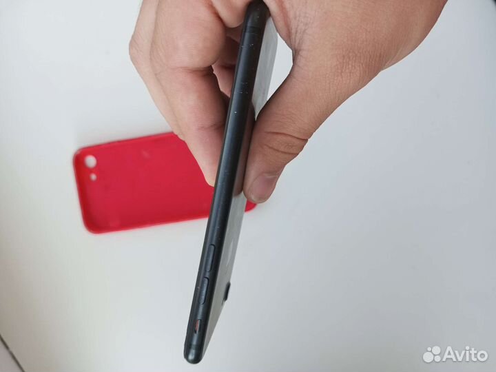 Телефон iPhone 7
