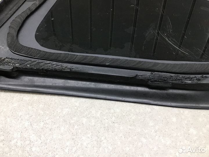 Стекло кузовное глухое правое Citroen C4 2005-2011