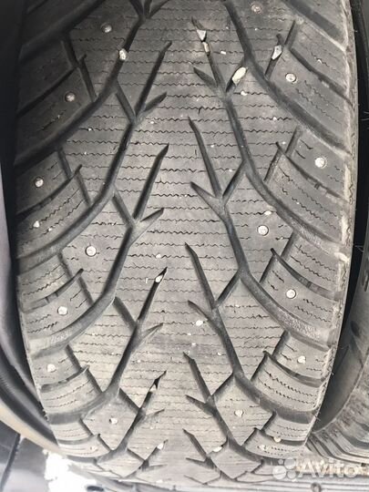 Royal Black Royal Stud 205/55 R16