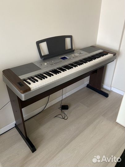 Цифровое пианино Yamaha DGX-640