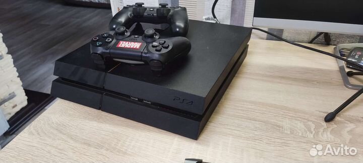 Игровая приставка ps4 +5 игр