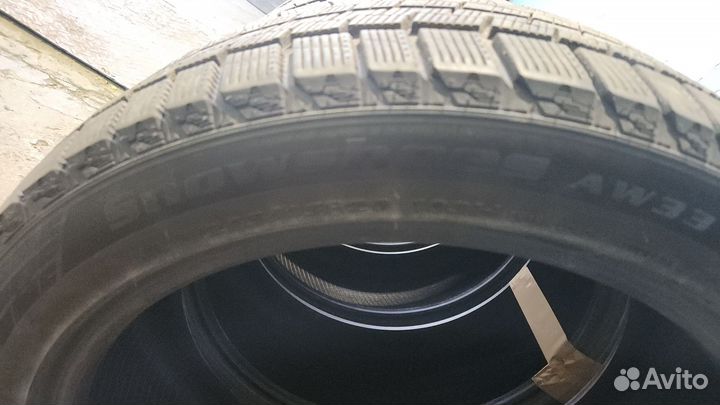 Kapsen SnowShoes AW33 245/45 R20 103B