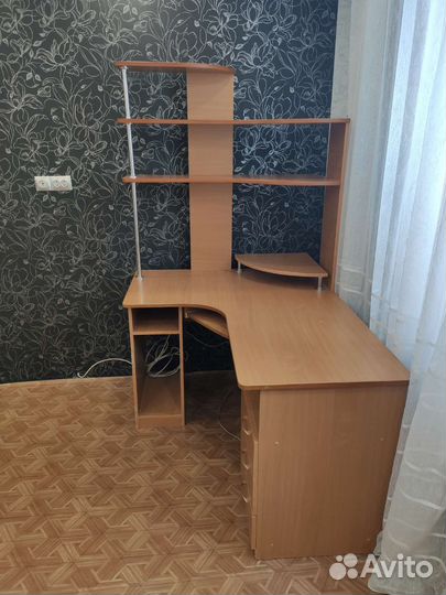 Компьютерный стол