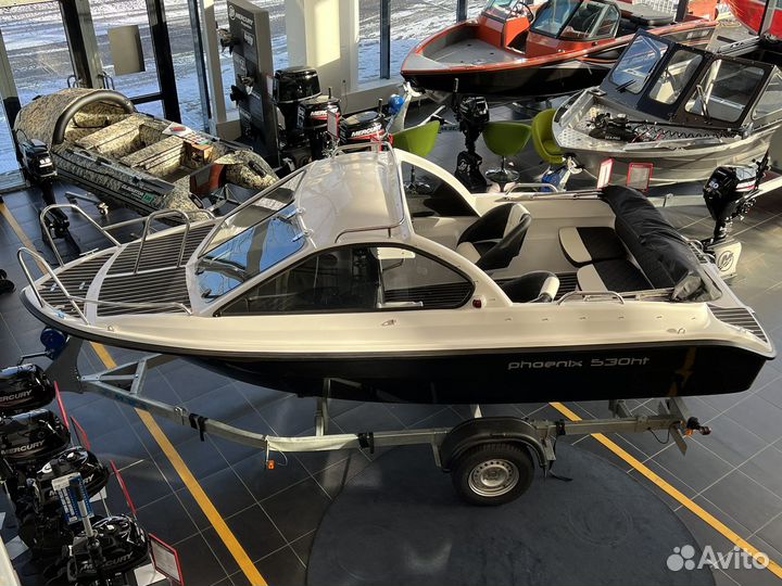 Катер «Phoenix 530»