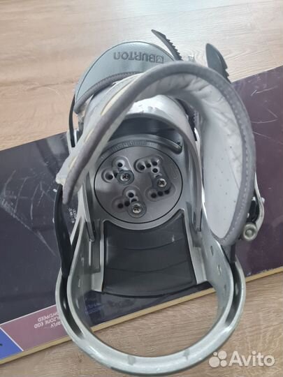 Сноуборд с креплениями burton