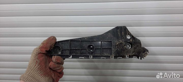 Кронштейн бампера пер. Л. Lexus GX460/2010