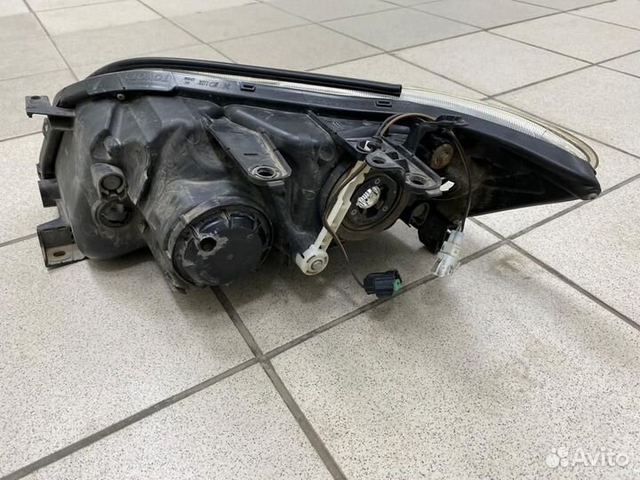 Фара правая б/у Тойота Рав4 10-12 г. рестайлинг