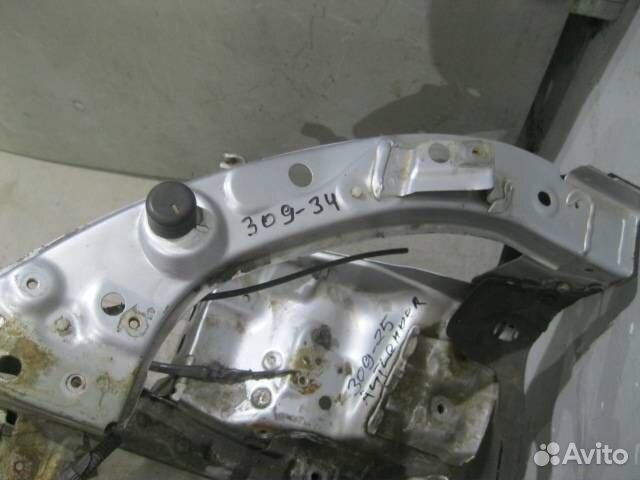 Кронштейн фар правый от Mitsubishi Outlander XL