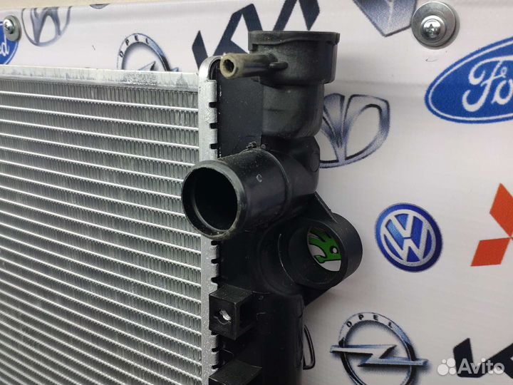 Радиатор охлаждения Toyota Land Cruiser Prado 120