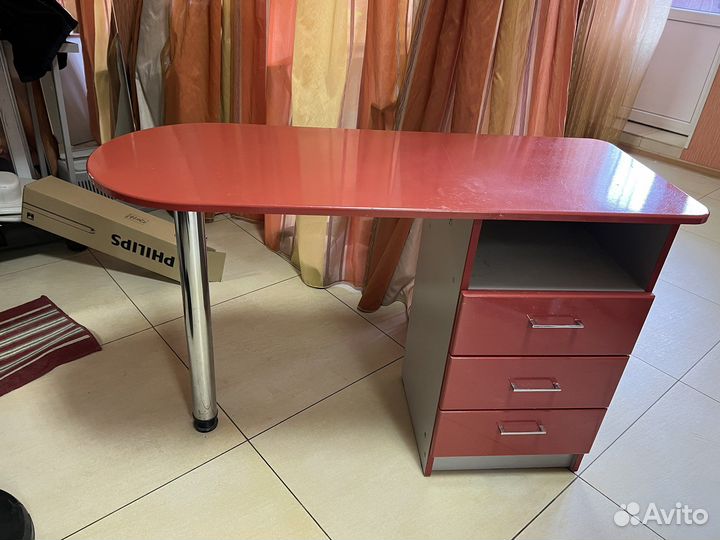 Стол для маникюра бу