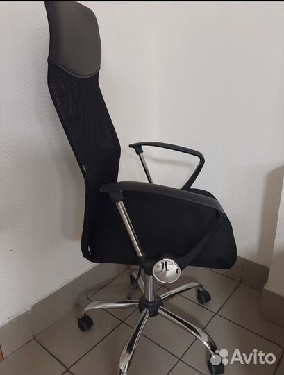 Компьютерное кресло бу в хорошем состоянии