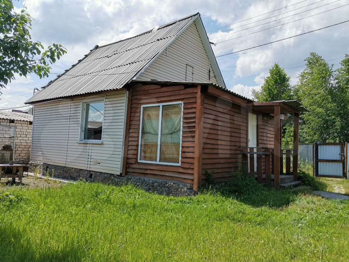 Дом 32 м² на участке 4,6 сот.