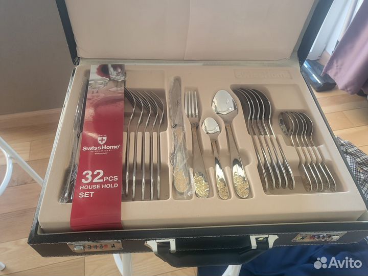 Набор столовых приборов с ножами Swiss Home 32 pcs
